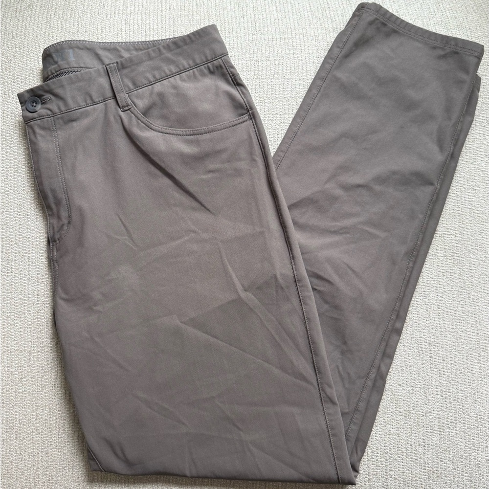Vuori Men's Taupe Chinos